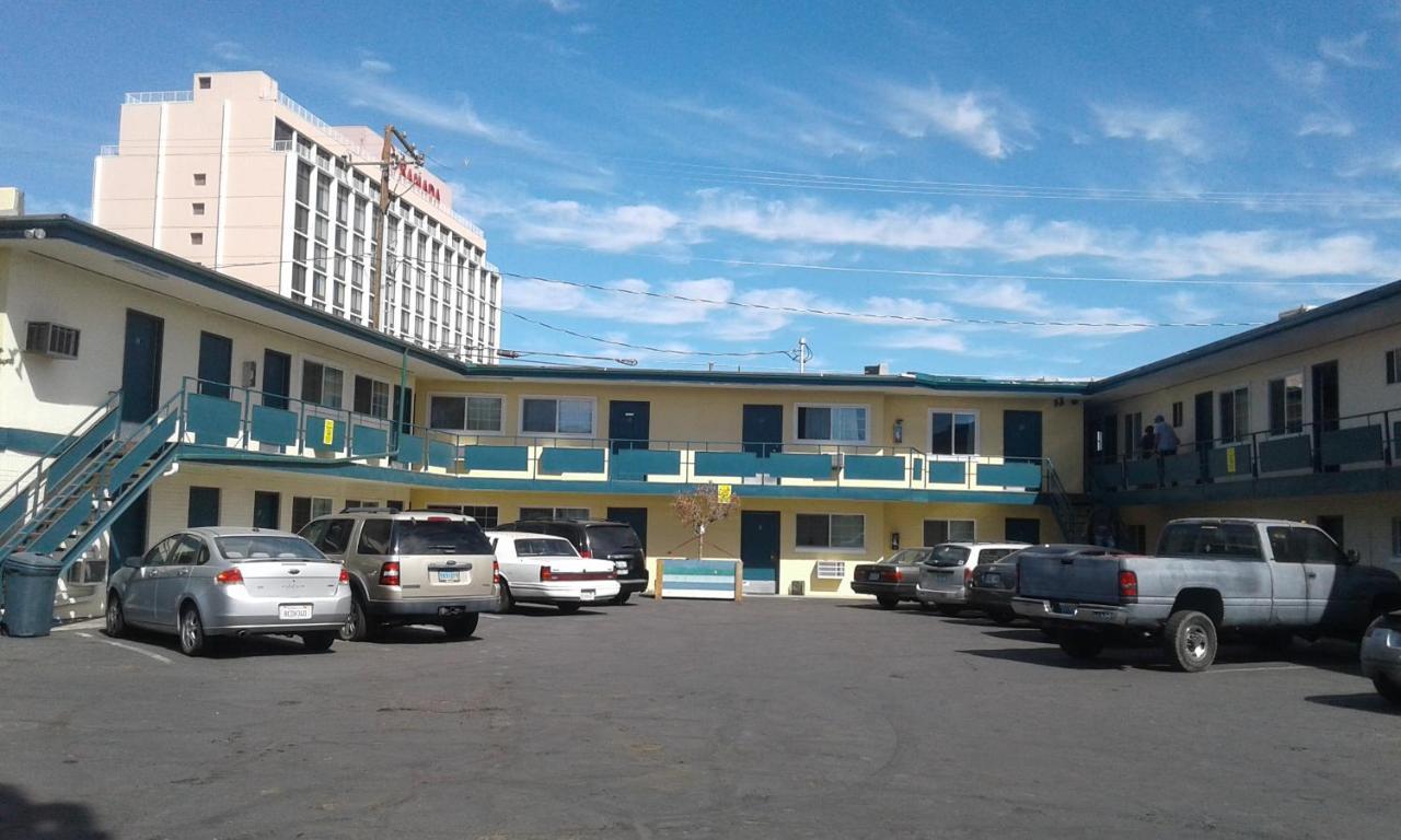Reno 8 Motel Exterior foto
